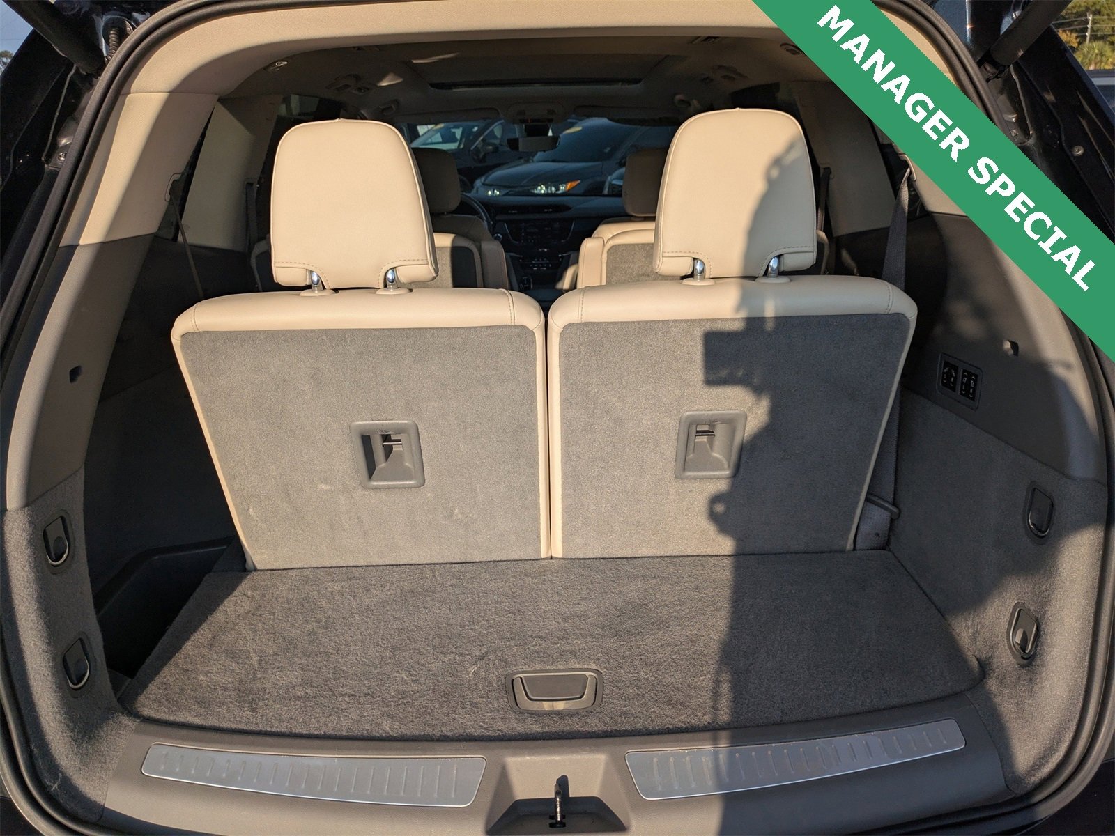 Used 2022 Cadillac XT6 Premium Luxury w/ Technology Package image 13