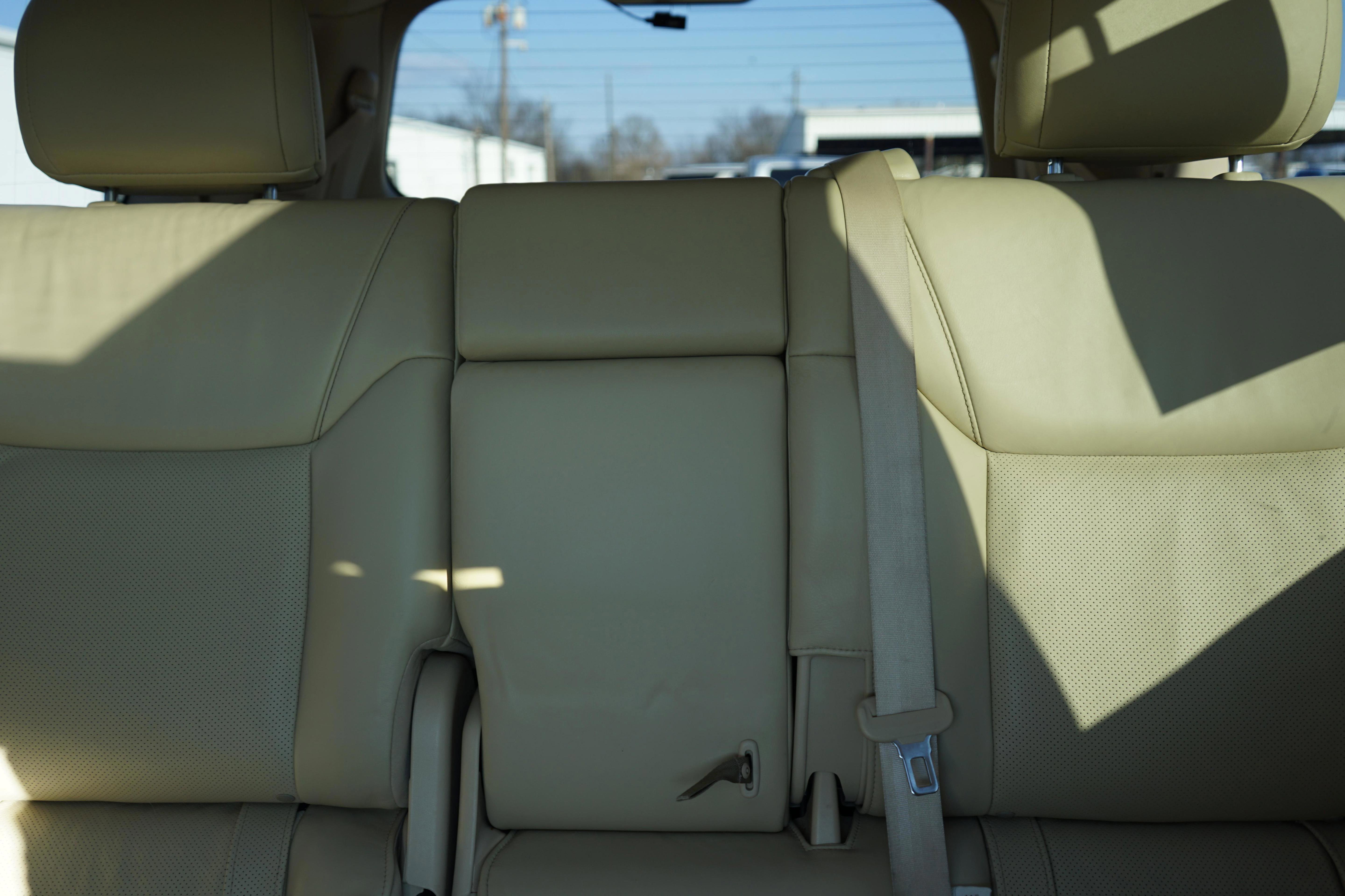 Used 2014 Lexus LX 570 4WD image 21