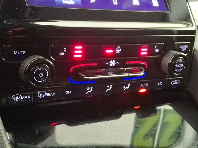 Used 2022 Jeep Grand Cherokee L Laredo w/ Luxury Tech Group I image 19