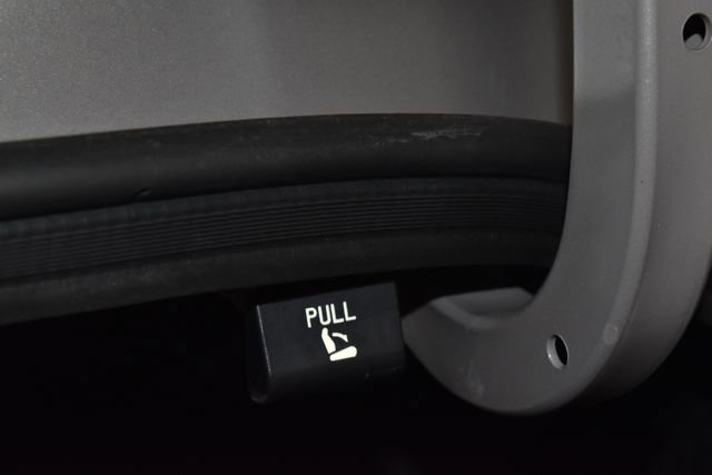 Used 2025 Hyundai Elantra Limited image 37