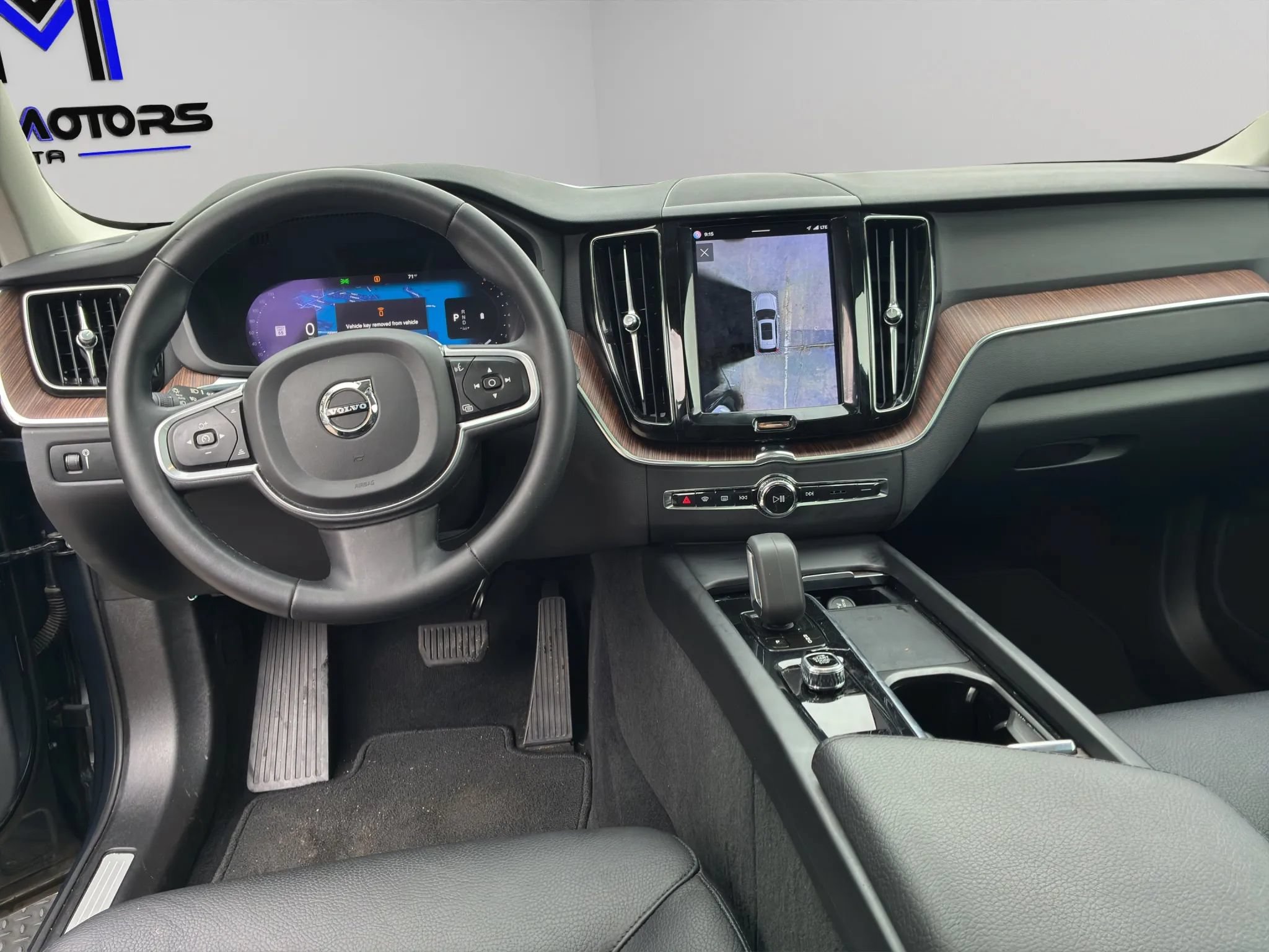 Used 2022 Volvo XC60 B5 Momentum AWD/4WD image 11