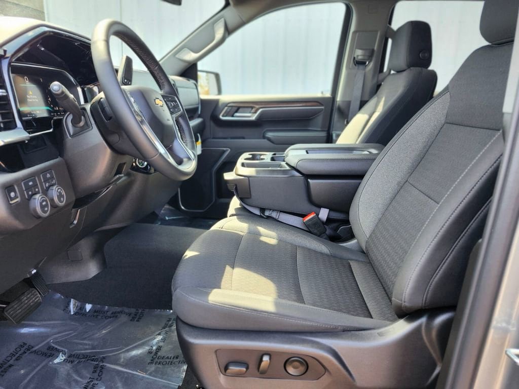 Used 2026 Chevrolet Silverado 1500 LT AWD/4WD image 16