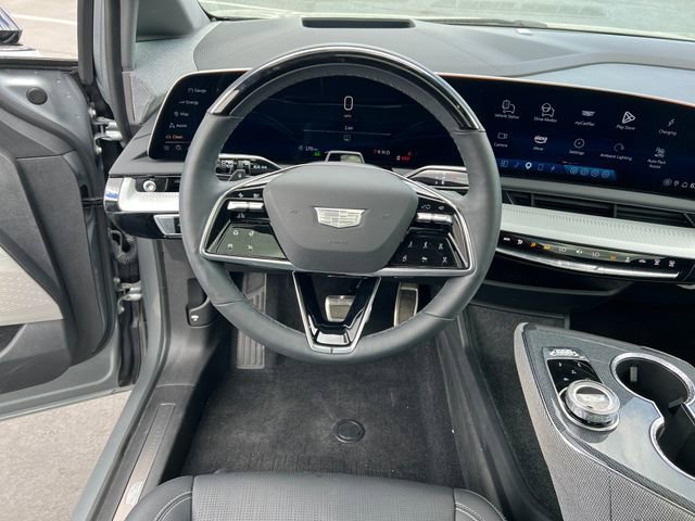 Certified 2025 Cadillac Optiq Sport 2 w/ LPO, Floor Liner Package AWD/4WD image 13