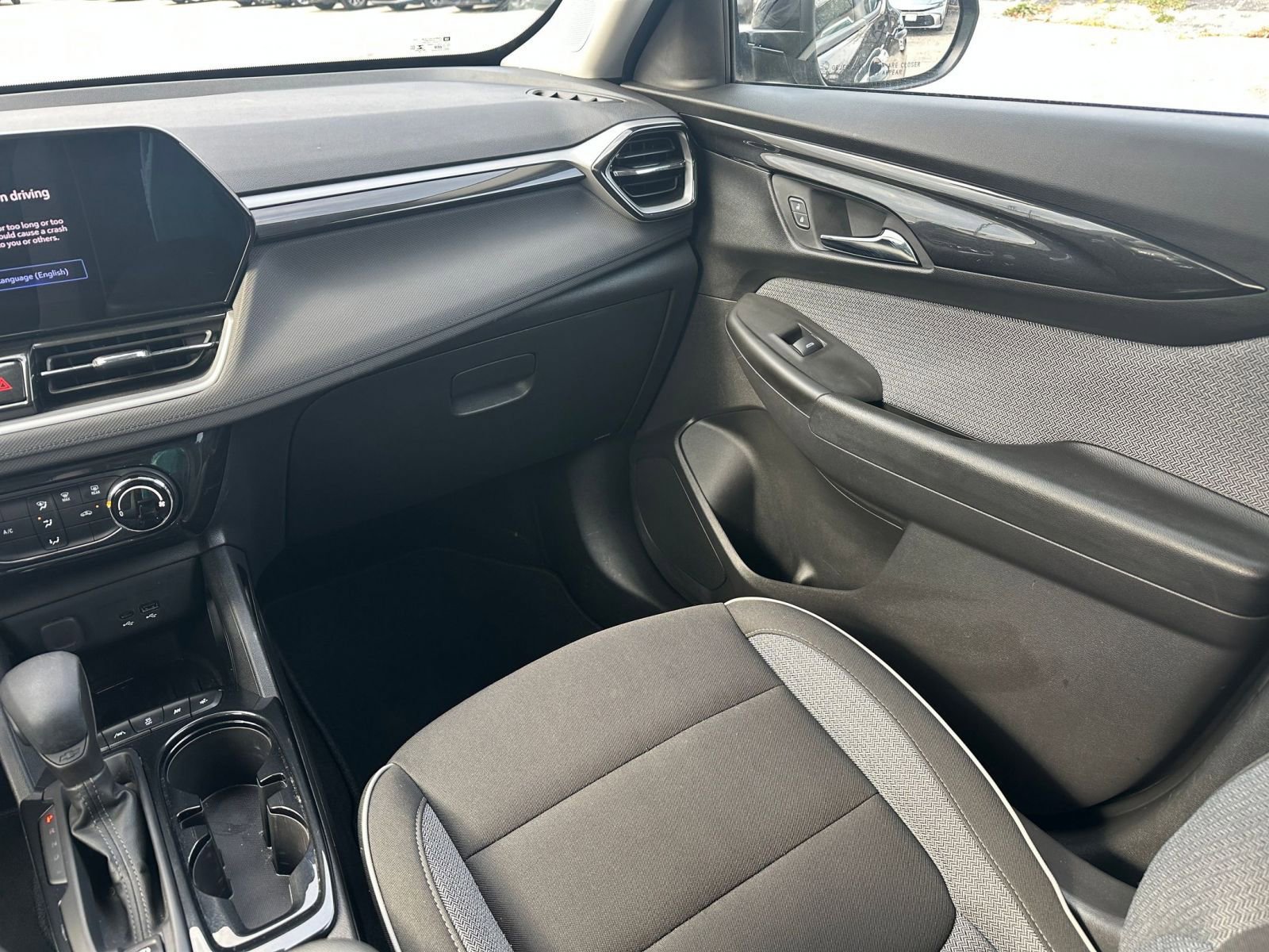 Used 2025 Chevrolet TrailBlazer LT image 33