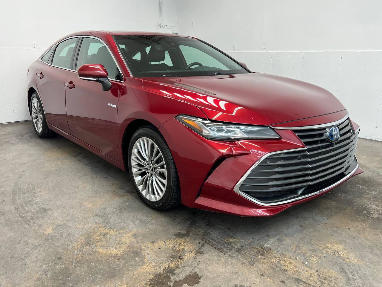 Used 2021 Toyota Avalon Limited w/ Advanced Safety Package FWD image 3