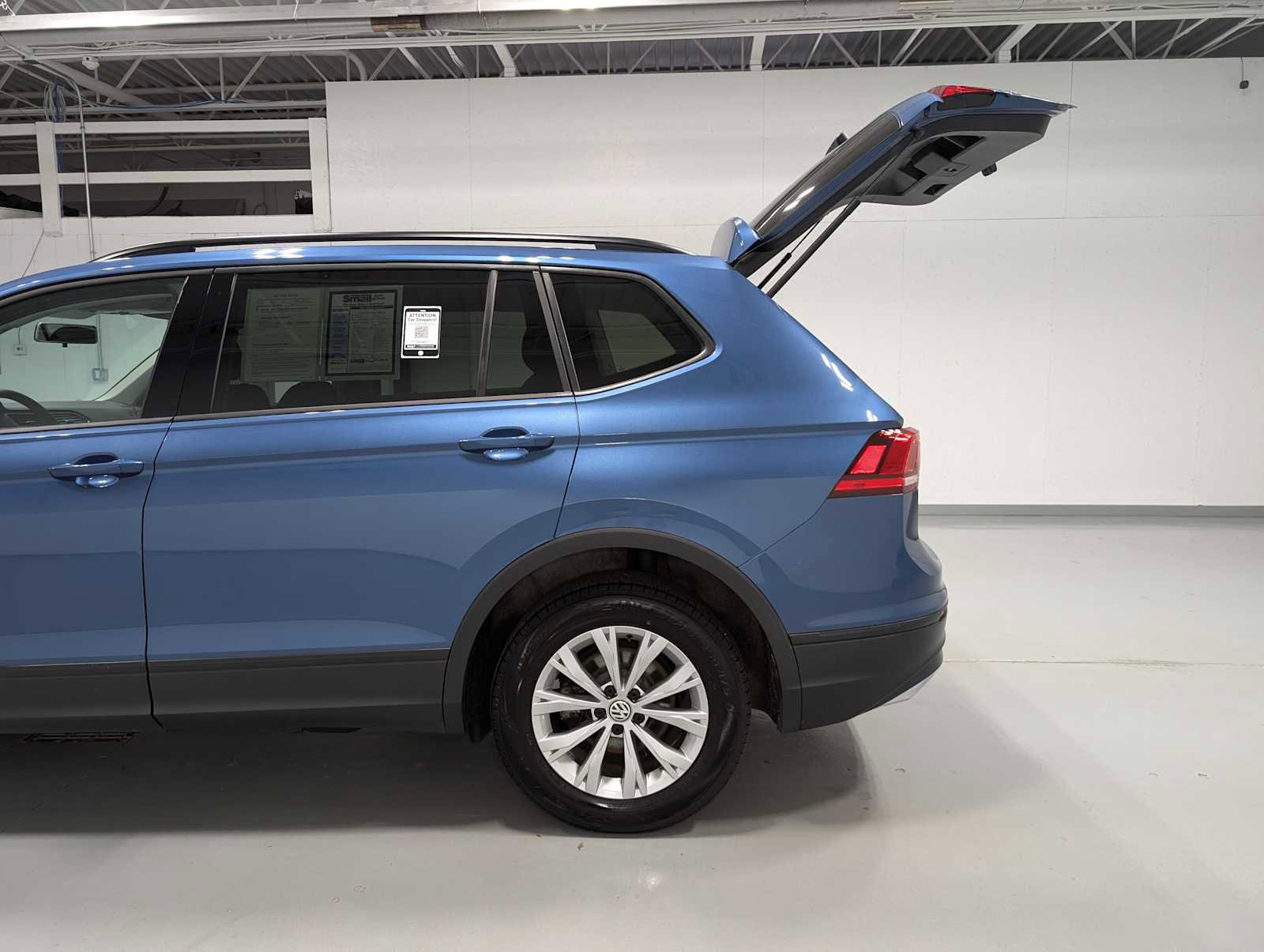 Used 2018 Volkswagen Tiguan S FWD image 11
