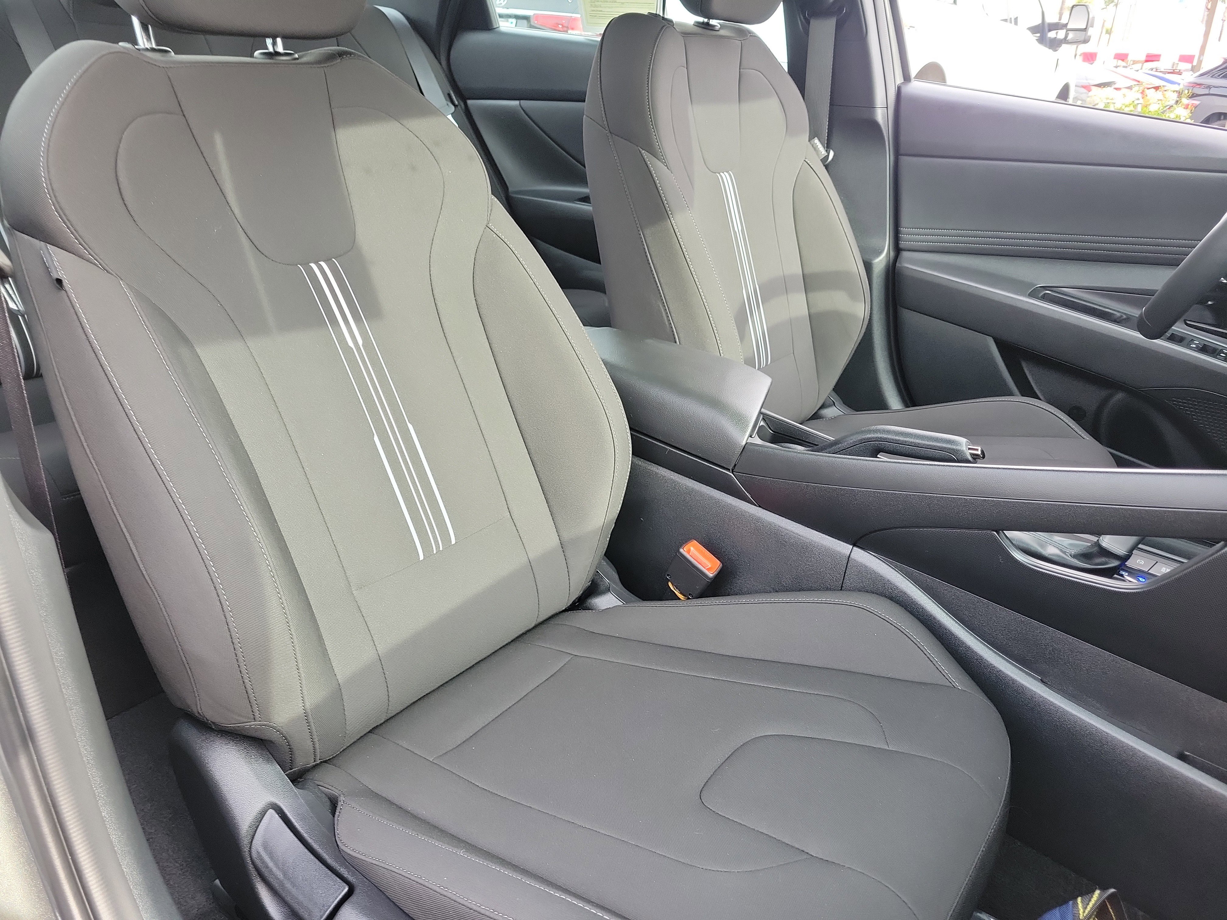 Certified 2025 Hyundai Elantra Sport FWD image 23