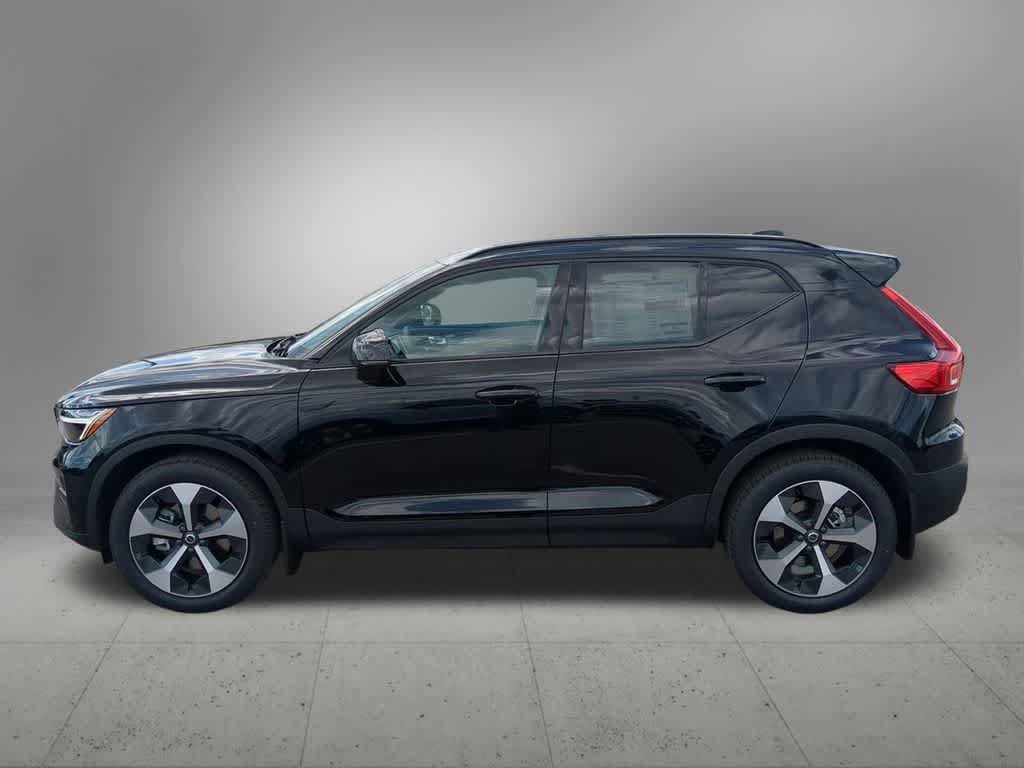 New 2026 Volvo XC40 B5 Core w/ Protection Package Premier AWD/4WD image 3