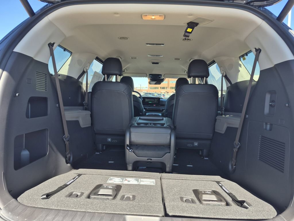 New 2026 Kia Carnival EX image 14