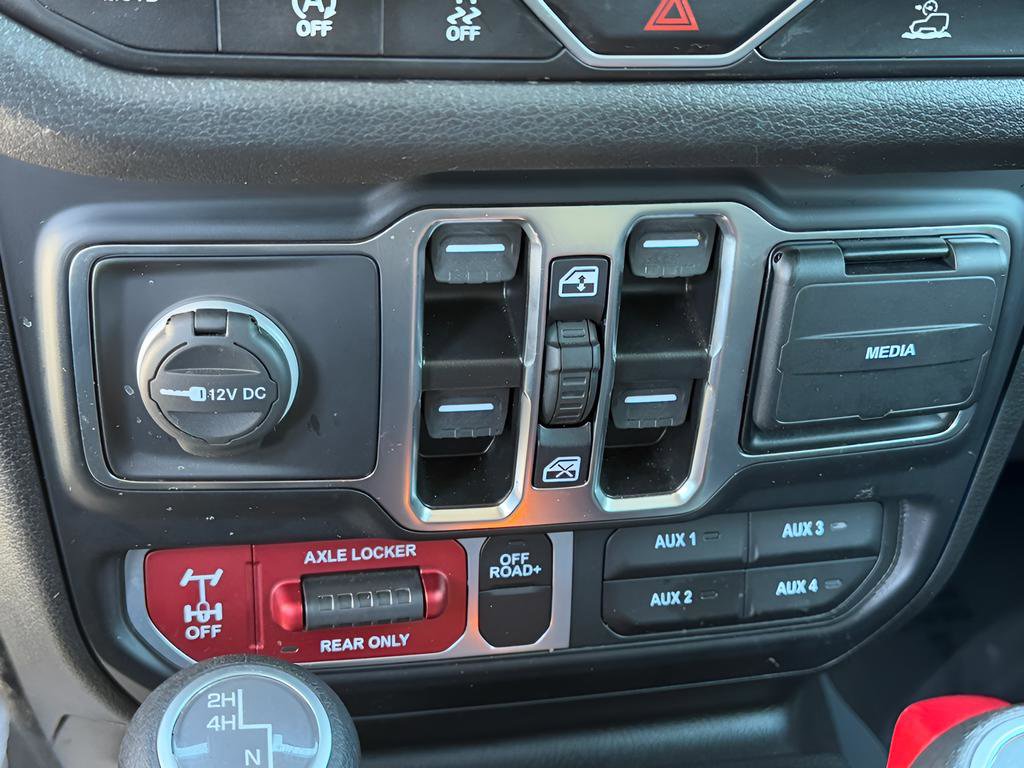 Used 2024 Jeep Gladiator Willys image 32