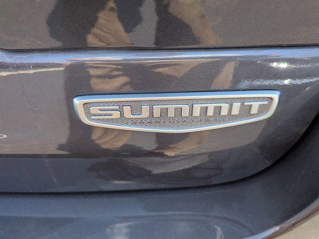 Used 2024 Jeep Grand Cherokee Summit image 12