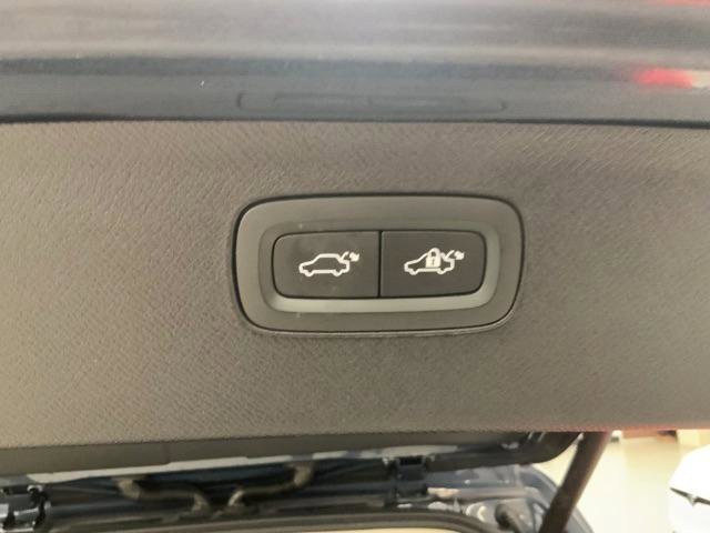 Used 2020 Volvo XC90 T6 Momentum image 37