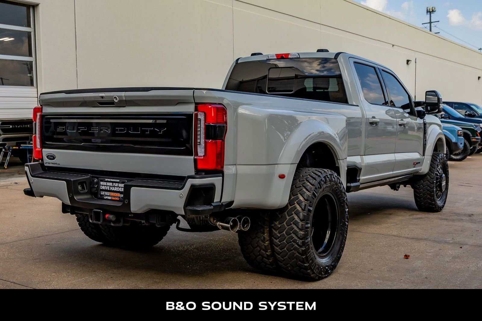 Used 2025 Ford F450 Platinum w/ FX4 Off-Road Package AWD/4WD image 9