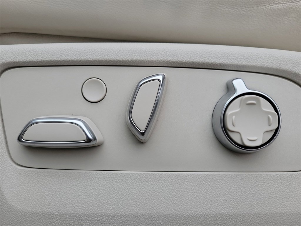 Certified 2022 Cadillac Escalade Premium Luxury Platinum image 23