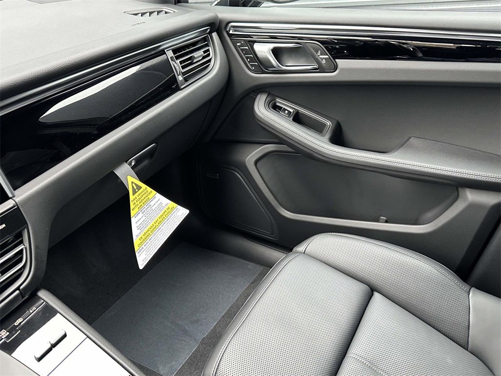 New 2026 Porsche Macan image 27