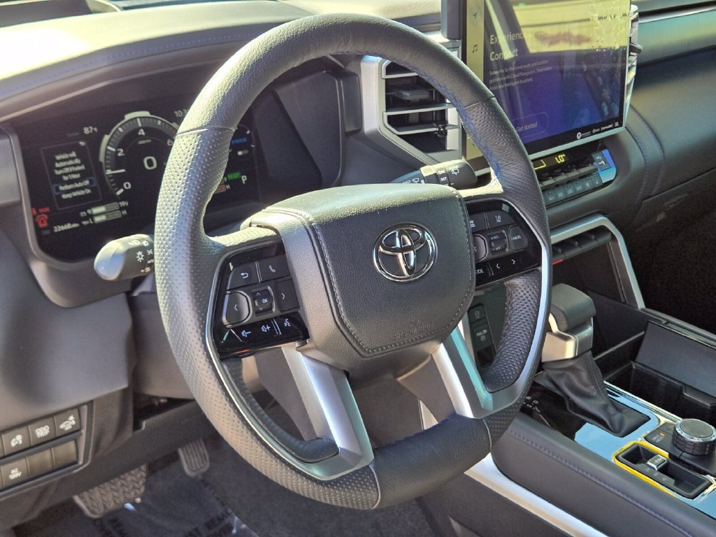 Used 2024 Toyota Sequoia Platinum AWD/4WD image 19