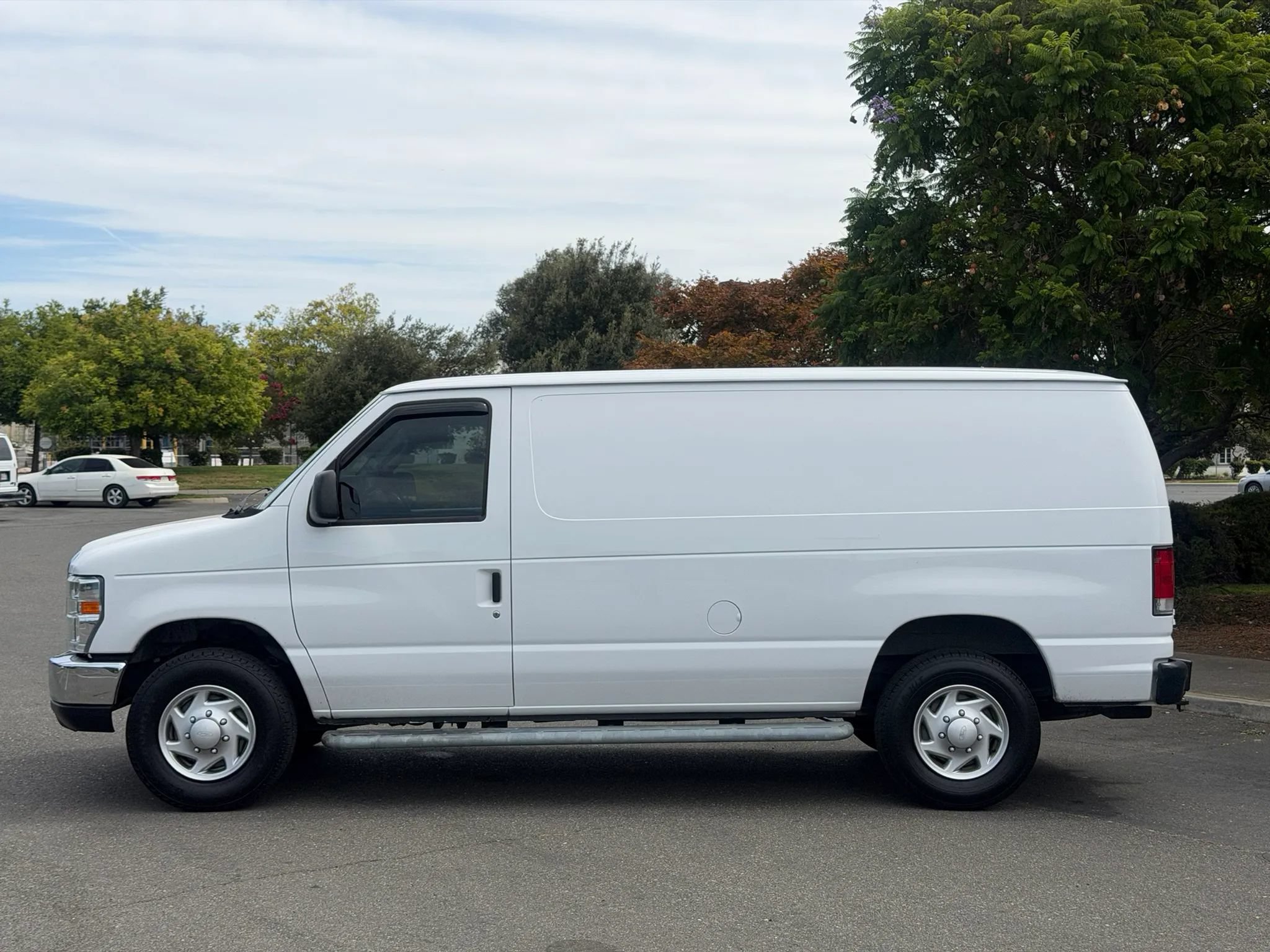 Used 2014 Ford E-250 and Econoline 250 w/ Power Group RWD image 4