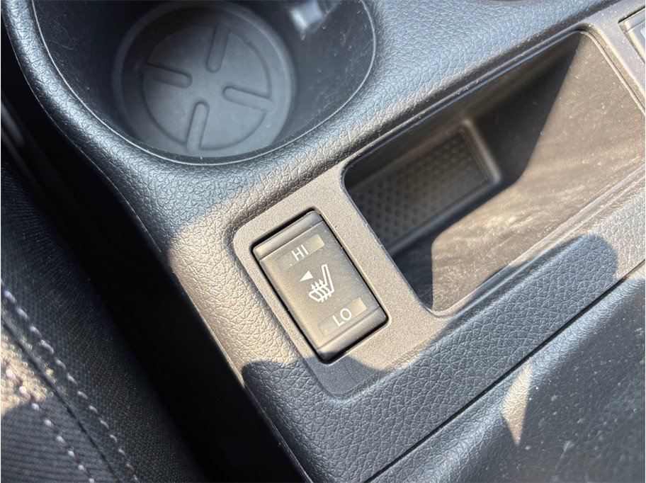 Used 2020 Nissan Rogue SV w/ Premium Package FWD image 32