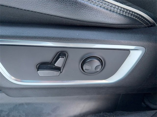 Used 2025 RAM 1500 Laramie image 13