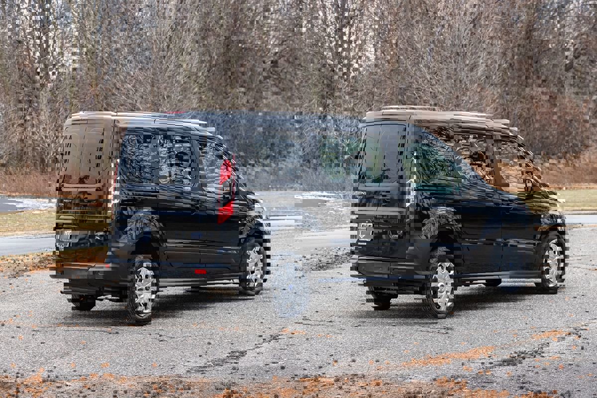 Used 2023 Ford Transit Connect XL image 4