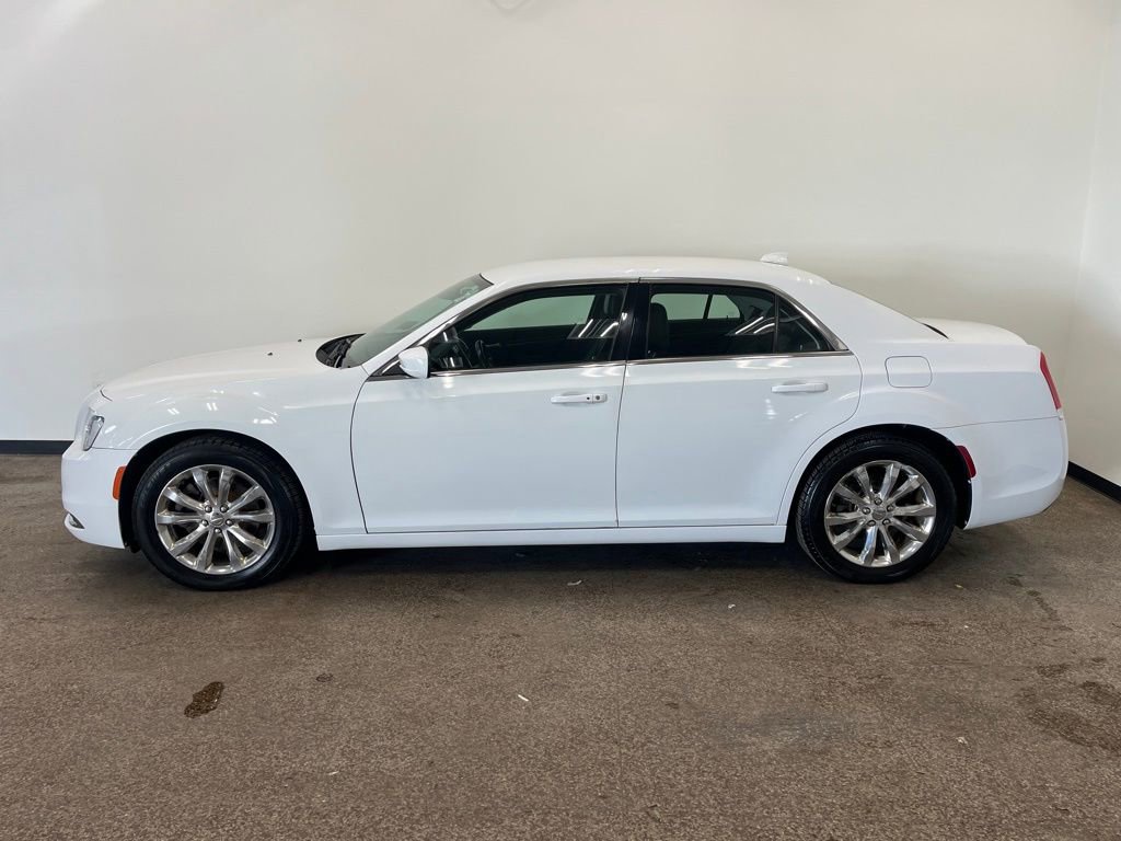 Used 2017 Chrysler 300 Limited AWD/4WD image 2