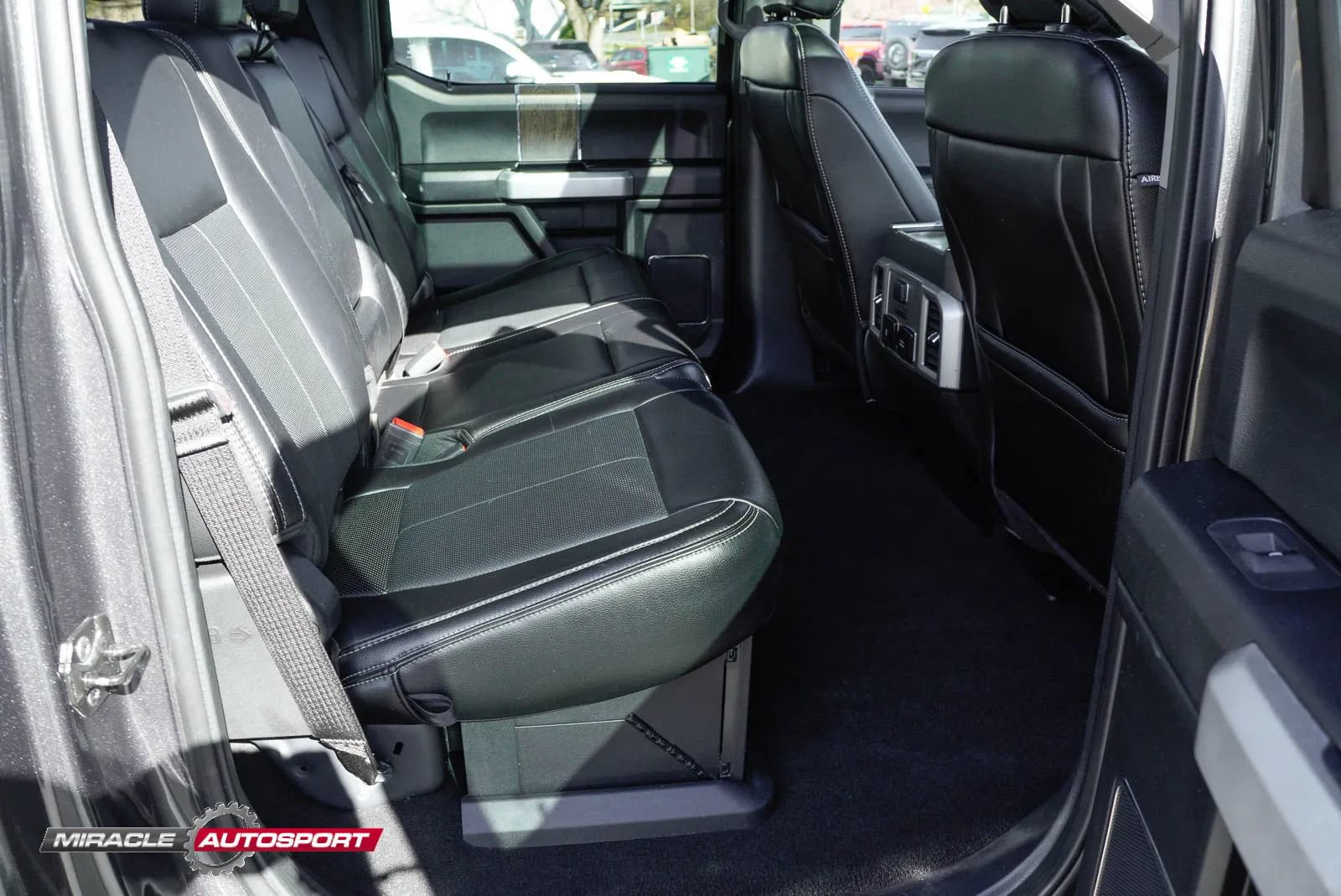 Used 2020 Ford F350 Lariat AWD/4WD image 36