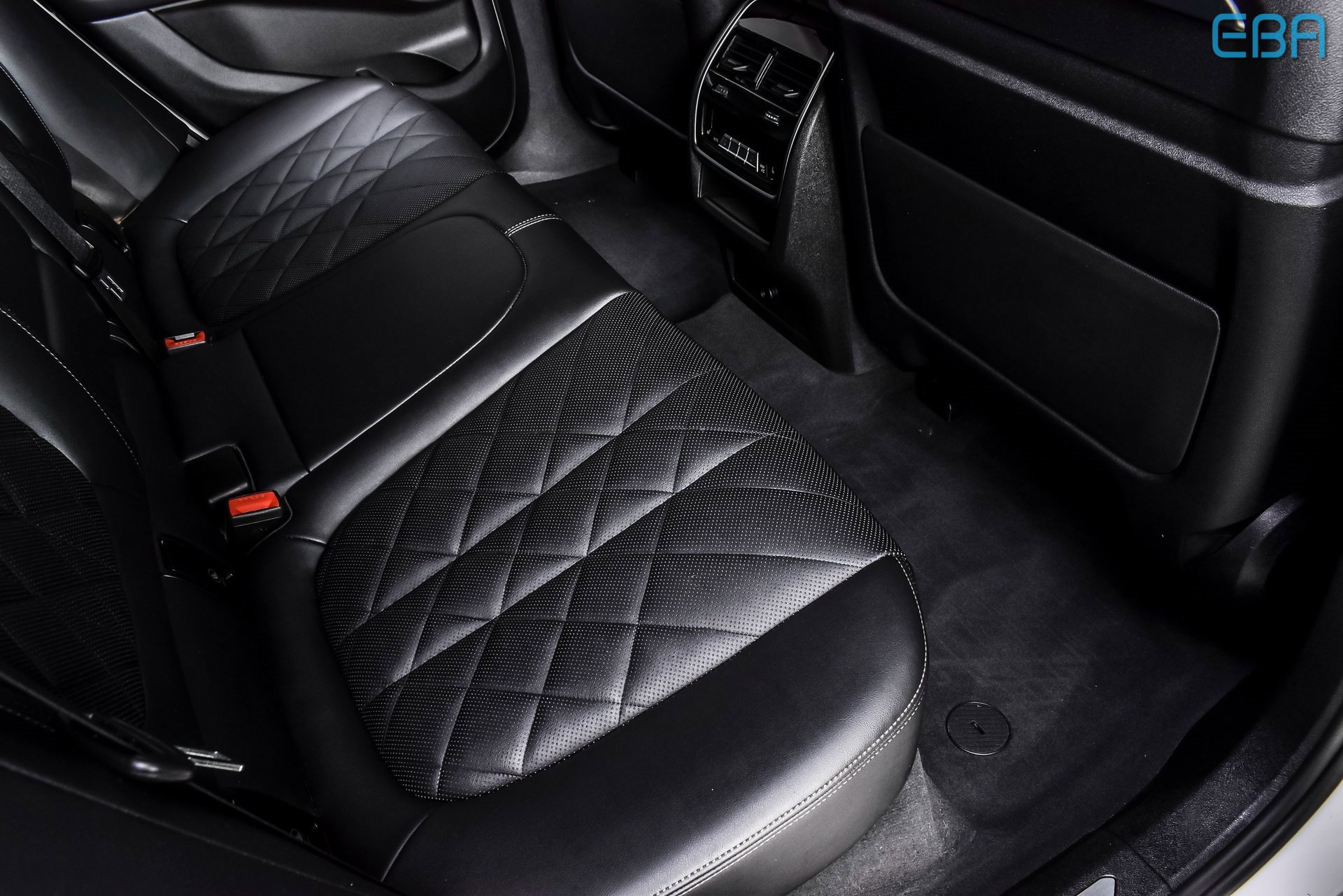 Used 2025 BMW X6 xDrive40i w/ Executive Package image 22