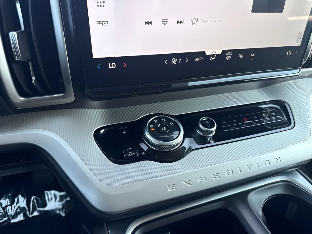 Used 2025 Ford Expedition Max Active RWD image 14
