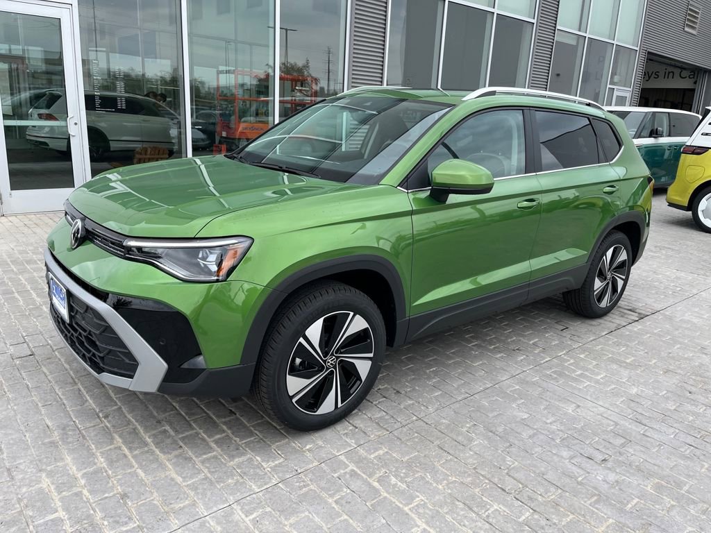 New 2025 Volkswagen Taos SE