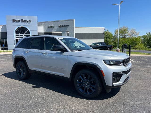 New 2026 Jeep Grand Cherokee Limited AWD/4WD image 1