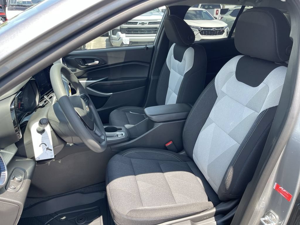 New 2026 Chevrolet Trax LS w/ LS Convenience Package FWD image 11