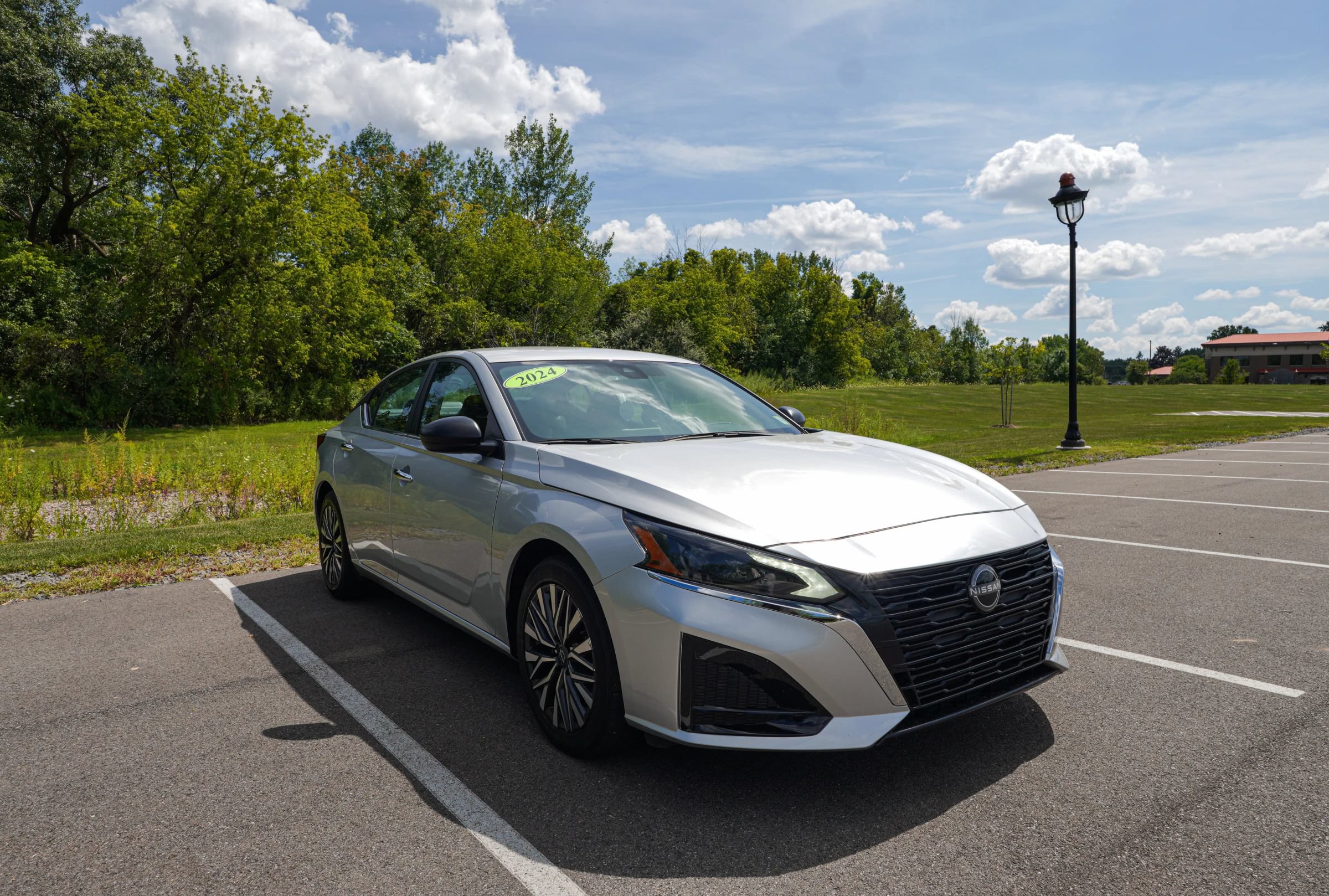 Used 2024 Nissan Altima 2.5 SV FWD image 4