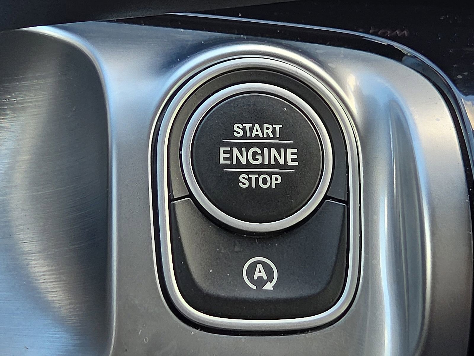 Used 2025 Mercedes-Benz GLB 250 4MATIC image 21