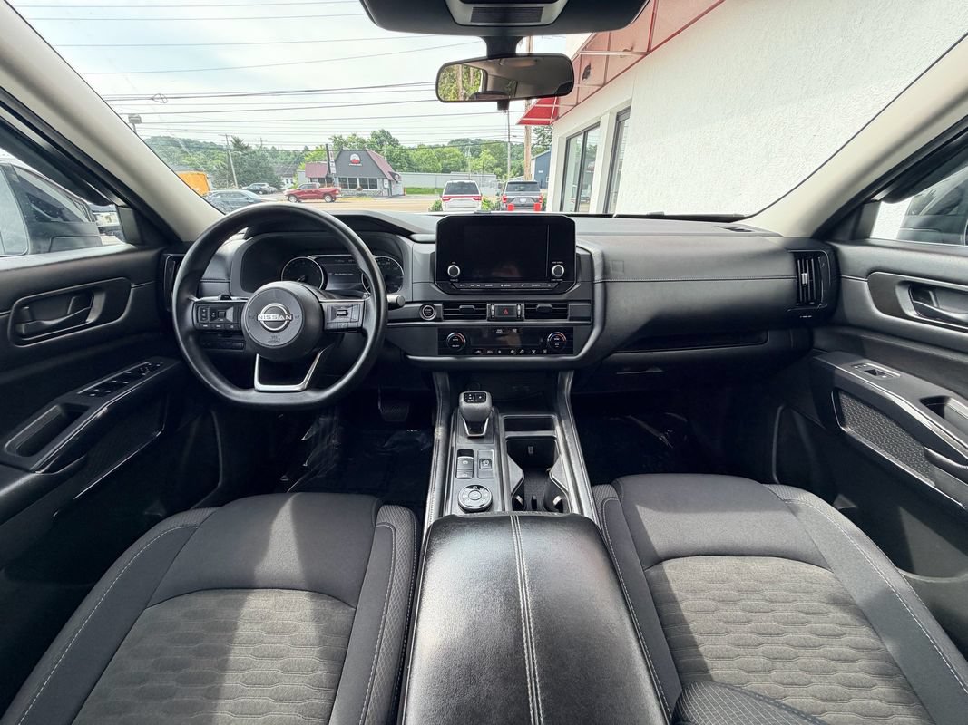Used 2023 Nissan Pathfinder S AWD/4WD image 21
