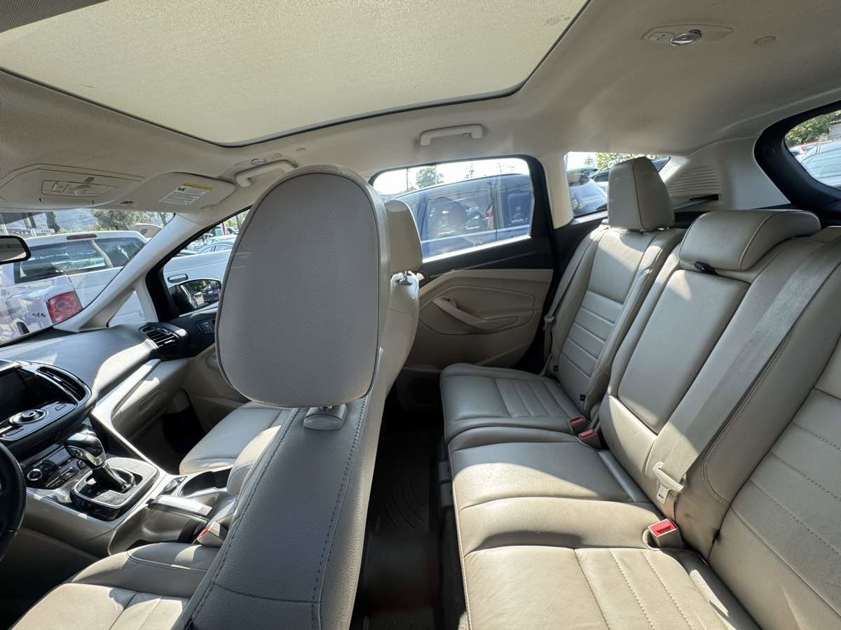 Used 2015 Ford C-MAX SEL w/ Equipment Group 302A image 9