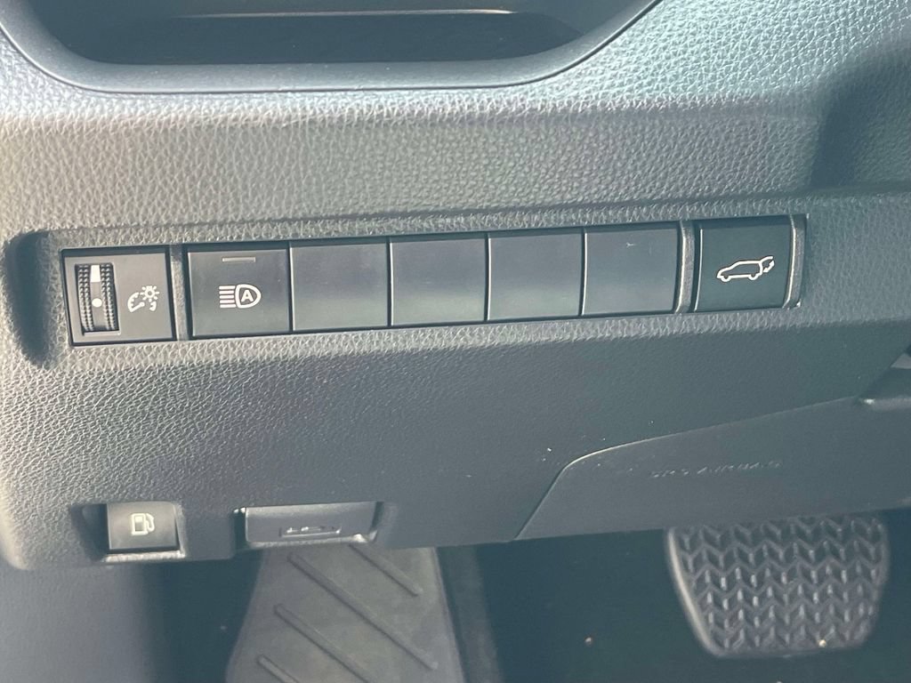 Used 2023 Toyota RAV4 XSE AWD/4WD image 23