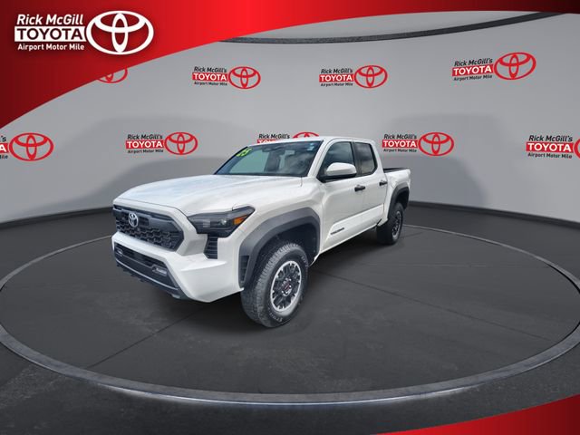 Certified 2025 Toyota Tacoma TRD Off-Road image 4