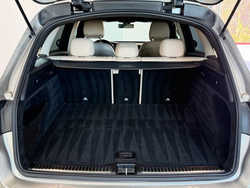 Used 2021 Mercedes-Benz GLC 300 w/ Premium Package image 13