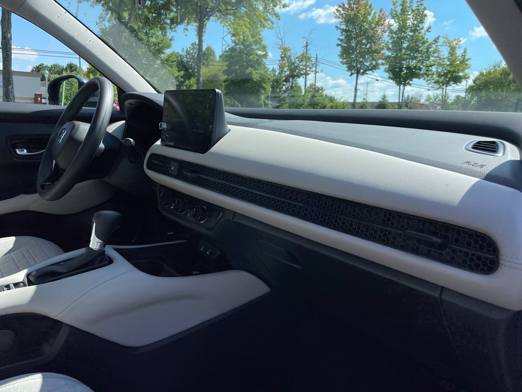Certified 2026 Honda HR-V LX image 33
