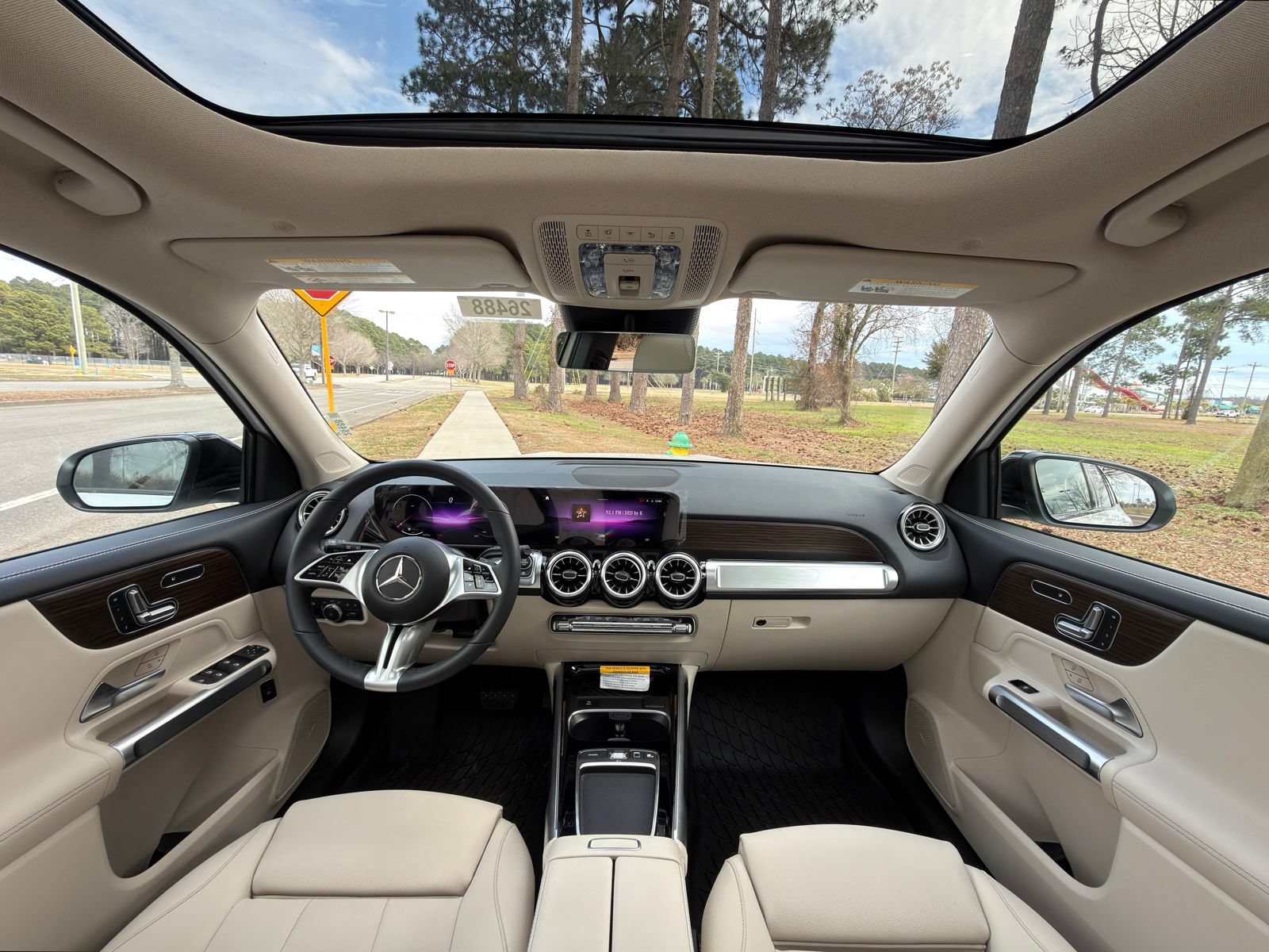 New 2026 Mercedes-Benz GLB 250 image 2