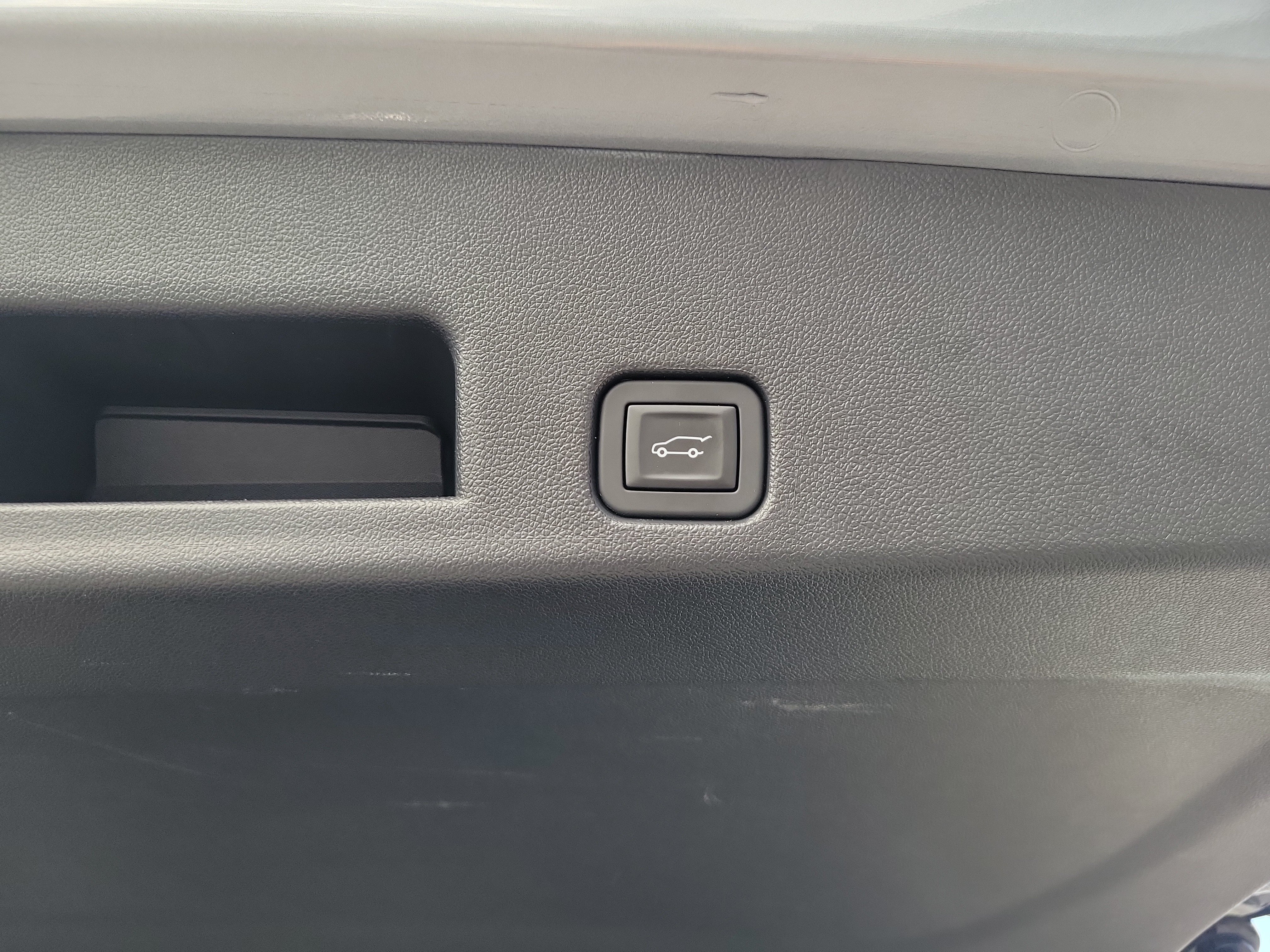 Used 2025 GMC Acadia Denali w/ Super Cruise Package FWD image 18