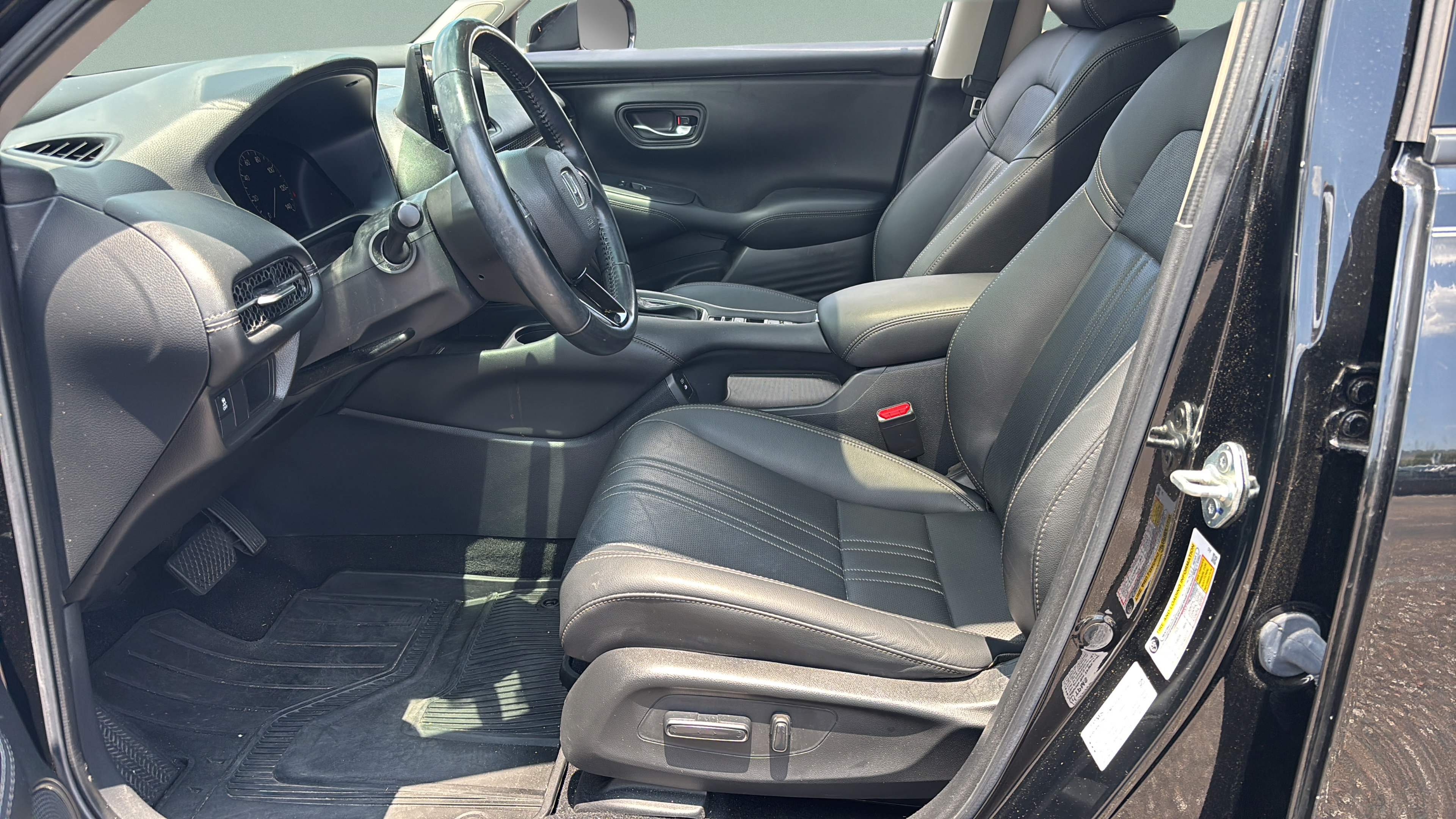 Certified 2025 Honda HR-V EX-L image 11