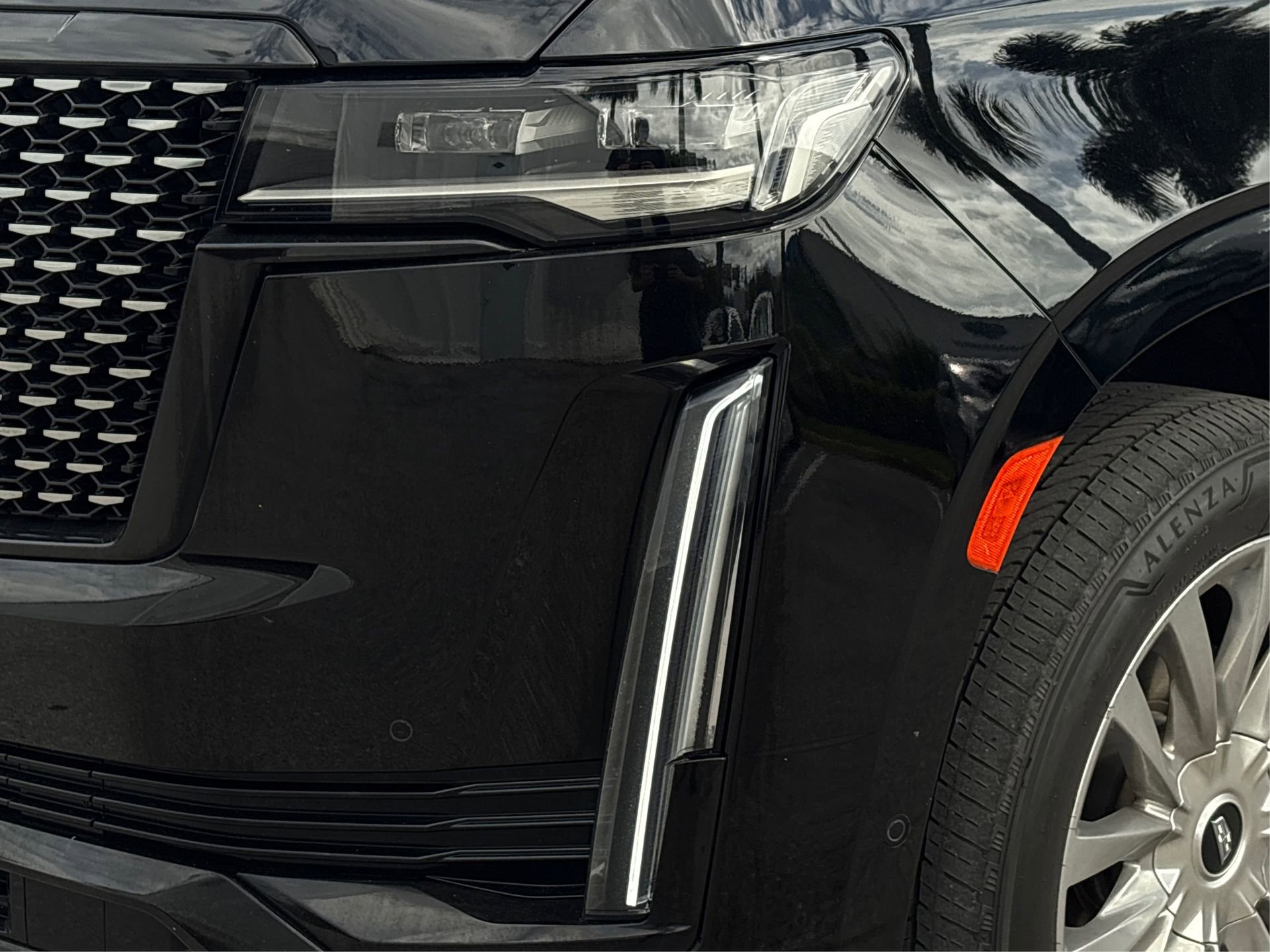 Used 2024 Cadillac Escalade Premium Luxury image 16