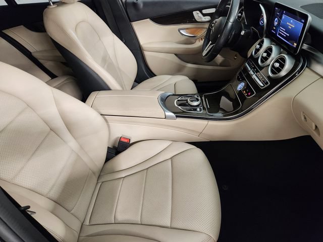 Used 2021 Mercedes-Benz C 300 Sedan image 3