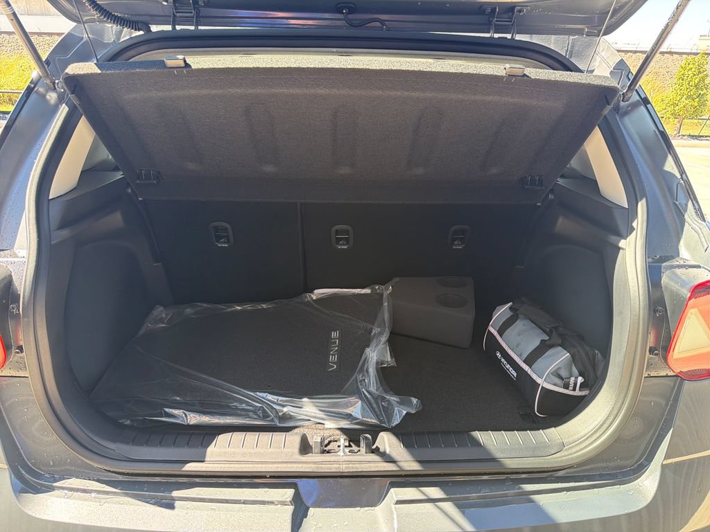 New 2026 Hyundai Venue SEL FWD image 31