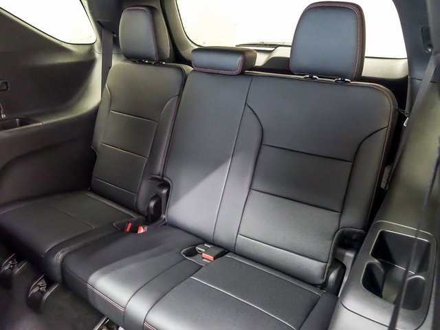 New 2026 Chevrolet Traverse Z71 w/ Enhanced Driving Package image 12