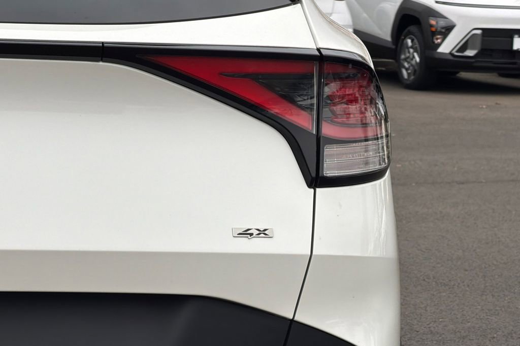 Used 2023 Kia Sportage LX image 22