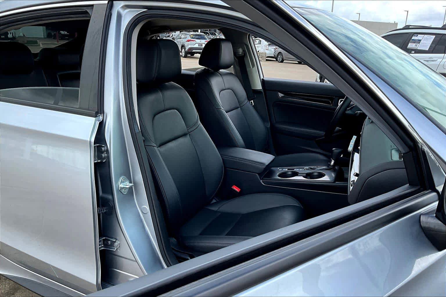 Used 2024 Honda Civic EX-L image 9