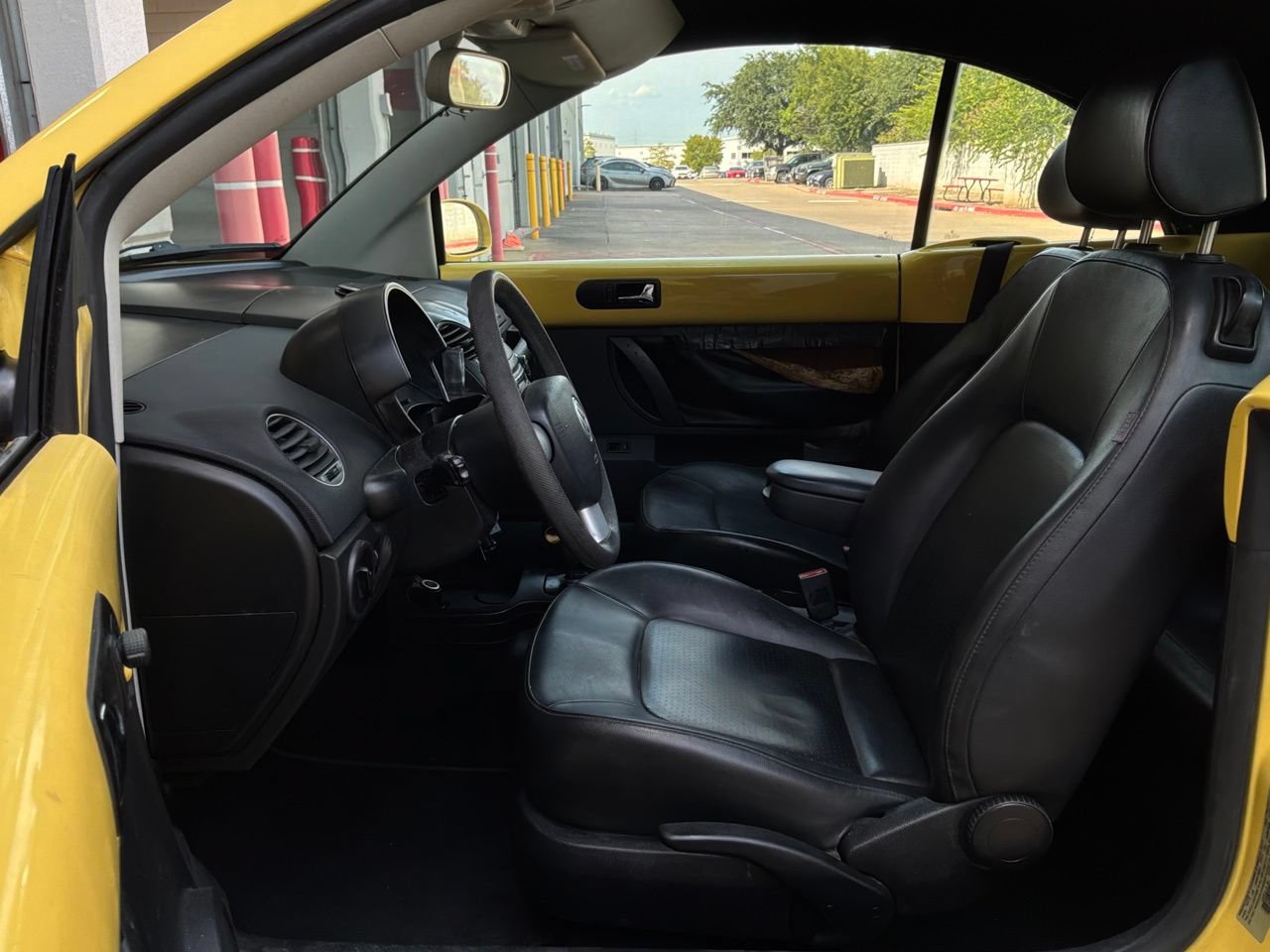 Used 2007 Volkswagen Beetle Convertible w/ Package 1 FWD image 16