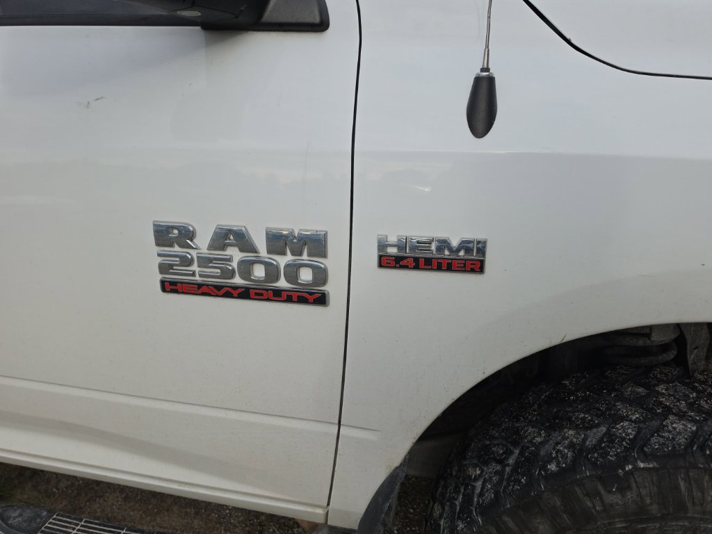 Used 2018 RAM 2500 Tradesman w/ Chrome Appearance Group AWD/4WD image 2